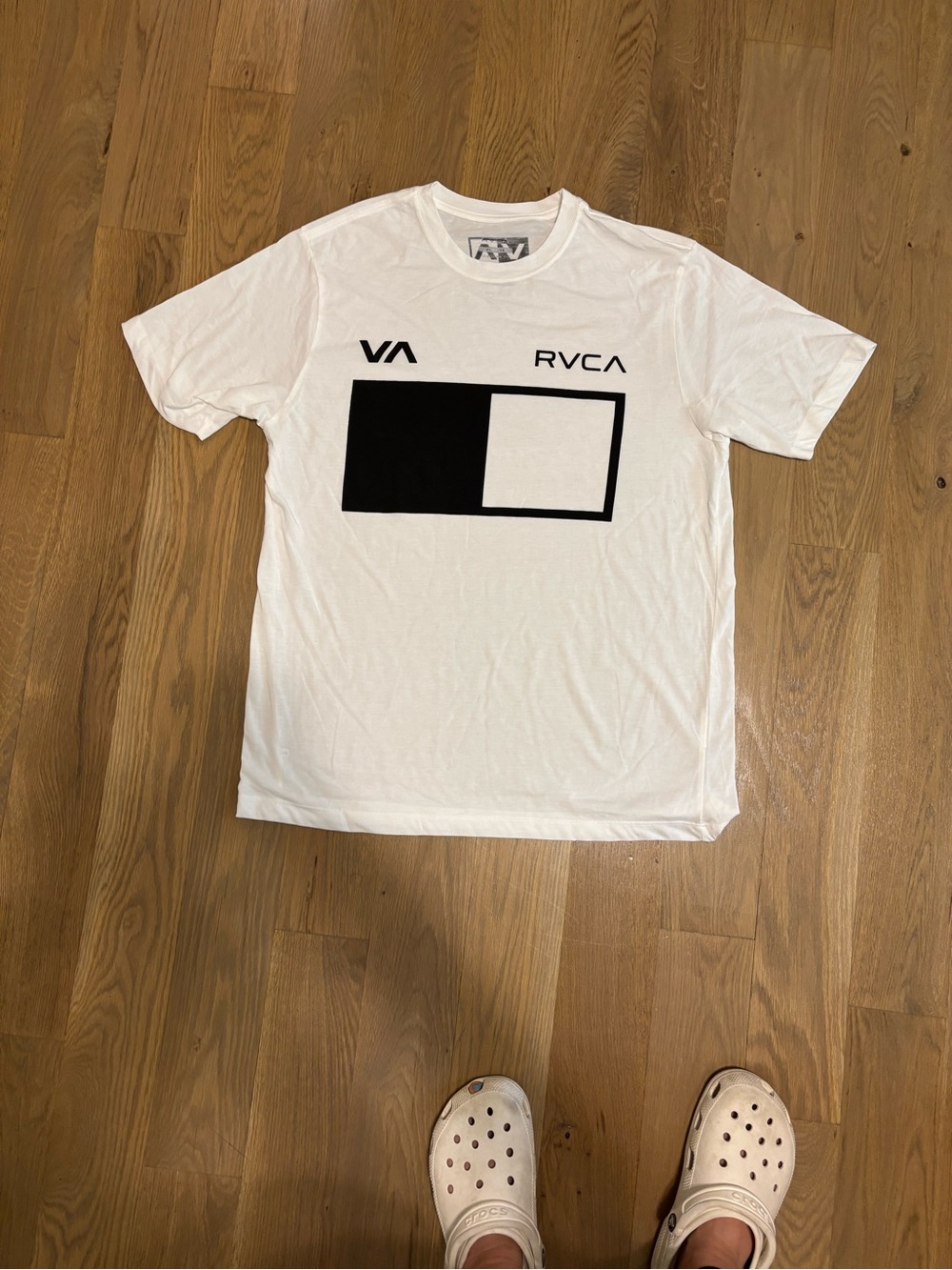 RVCA Men’s White Graphic Logo T-Shirt NWOT sport tee size xxl